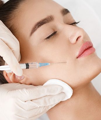 Botox can dramatically improve the appearance of sagging eyebrows and forehead wrinkles by relaxing the muscles responsible for these lines, without you having to resort to a surgical eyebrow lift.