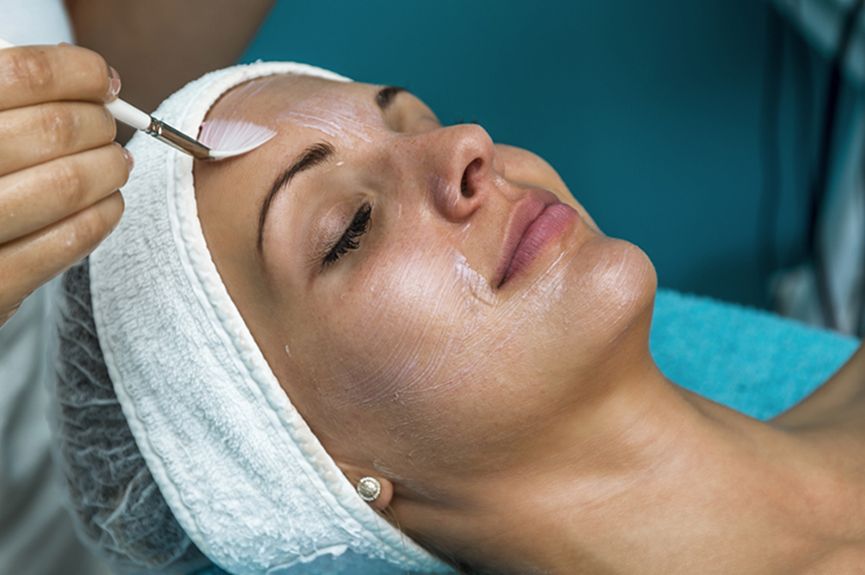 Chemical peel treatment can dramatically improve the appearance of troublesome acne scars.